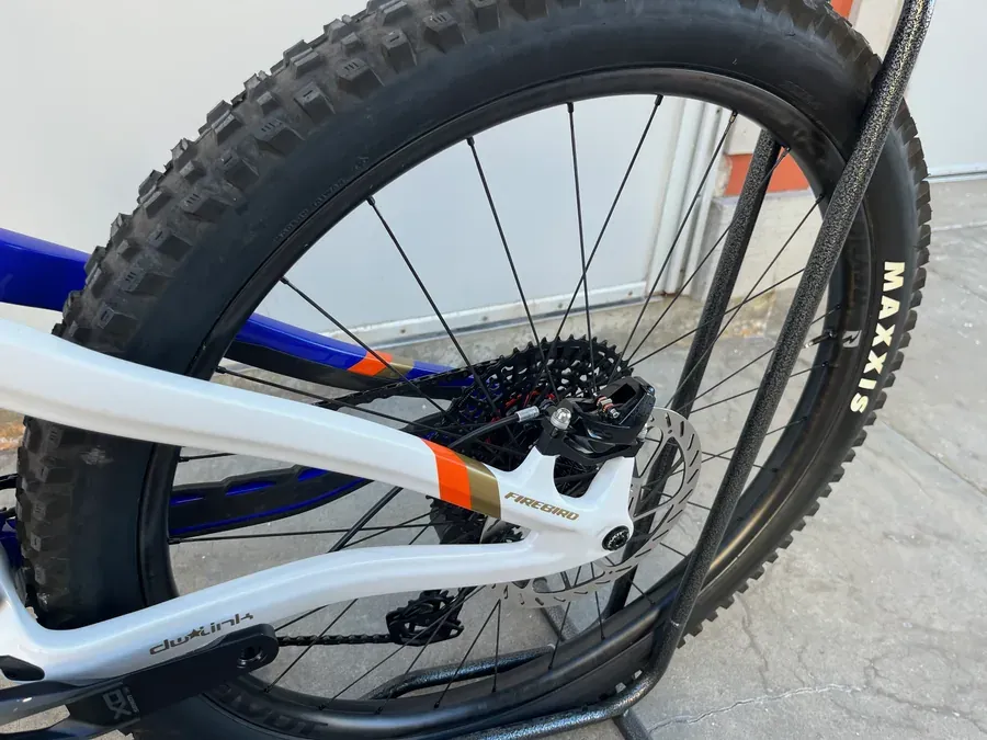 Pivot Firebird PFR 10