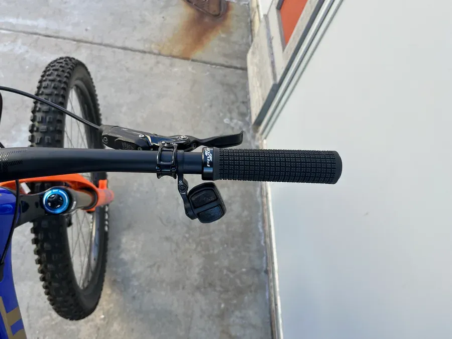 Pivot Firebird PFR 26